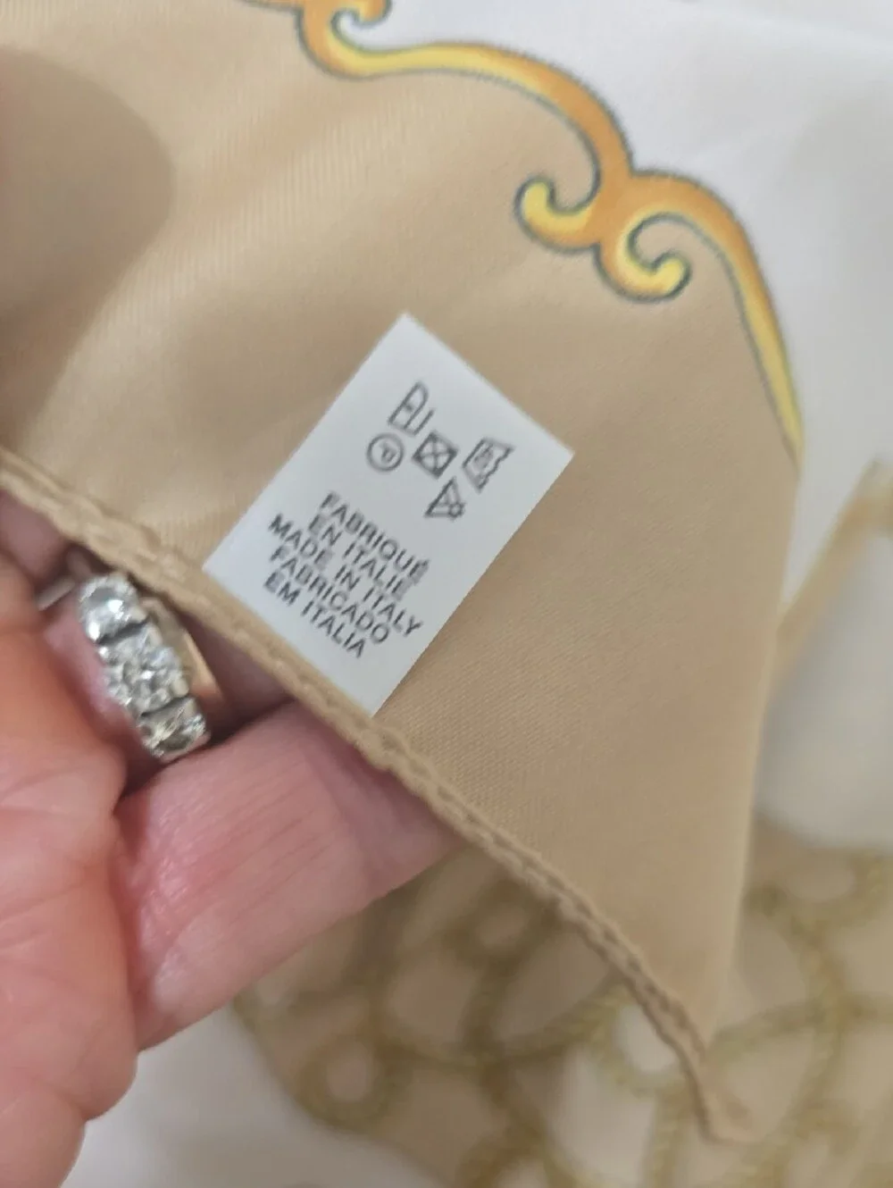 Neutral‎ Chain-Print Scarf Wrap - Beige & White
